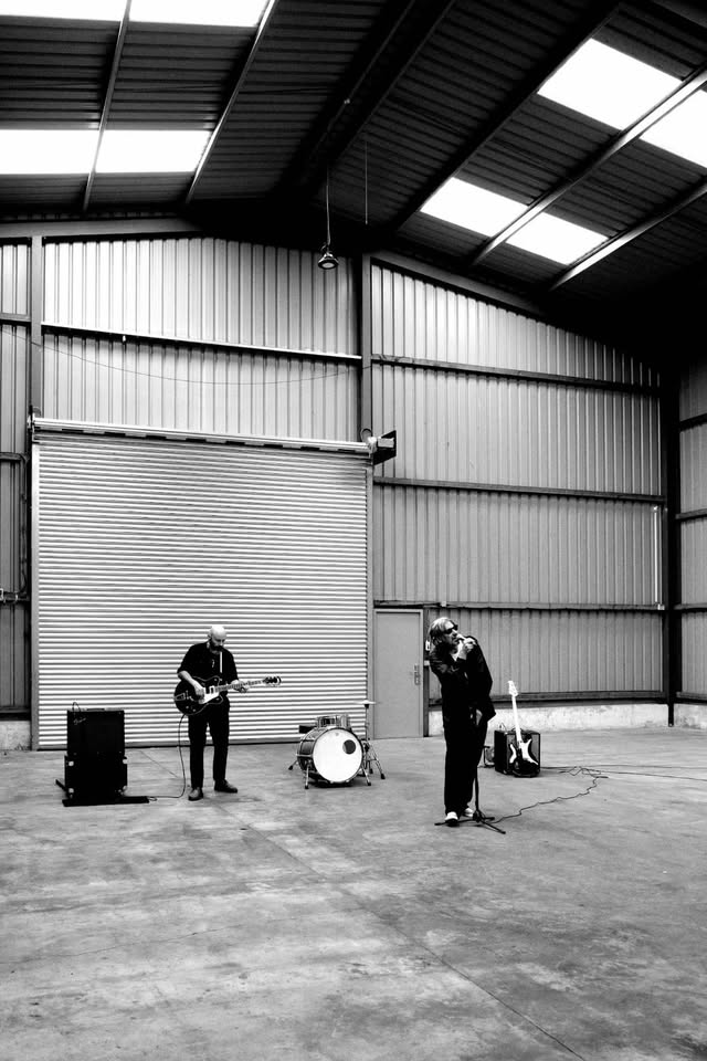 Pretty Windows – 3pm (Gigantic Stage!)